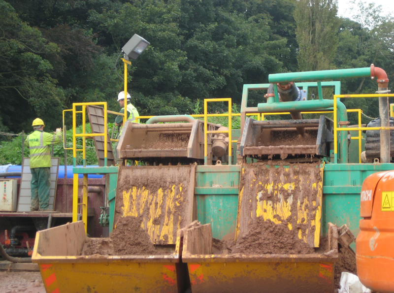 LCC500 mud recycling unit in operation